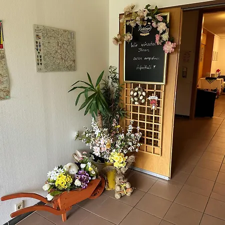 Hotel Am Laerchenberg I Fruehstueck, Wlan, Parkplatz Hotel 3*