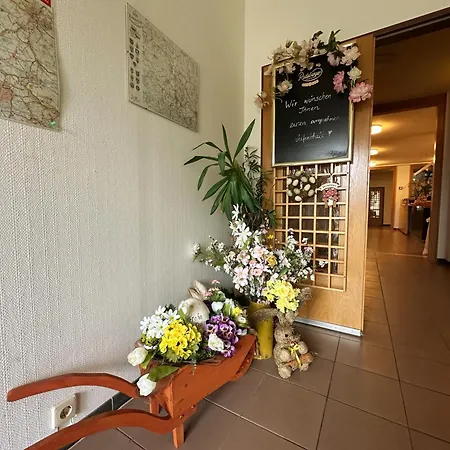 Hotel Am Laerchenberg I Fruehstueck, Wlan, Parkplatz 3*