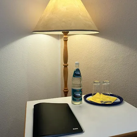 Hotel Am Laerchenberg I Fruehstueck, Wlan, Parkplatz Schirgiswalde-Kirschau