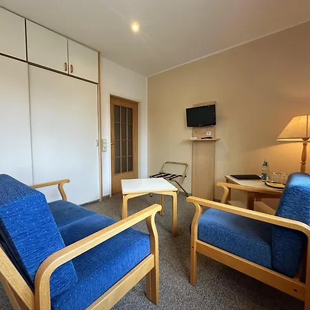 Hotel Hotel Am Laerchenberg I Fruehstueck, Wlan, Parkplatz Schirgiswalde-Kirschau