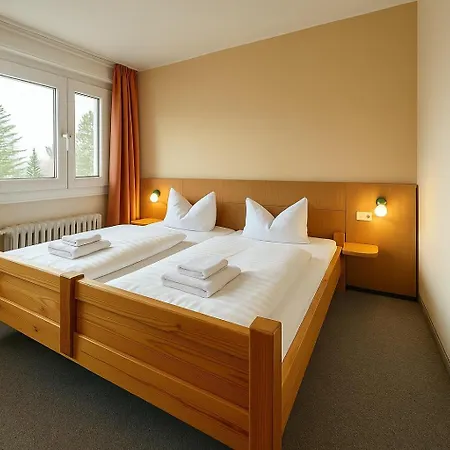 Hotel Am Laerchenberg I Fruehstueck, Wlan, Parkplatz Hotel 3*